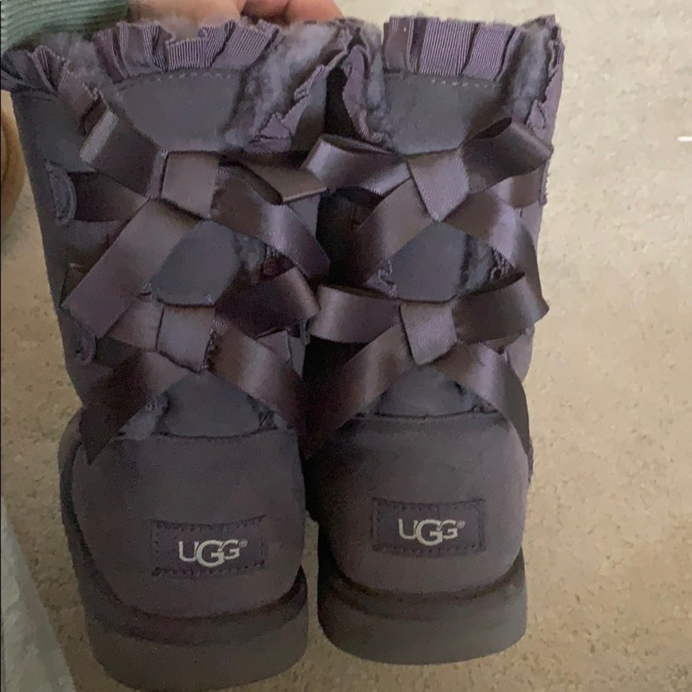 gray ugg bailey bow